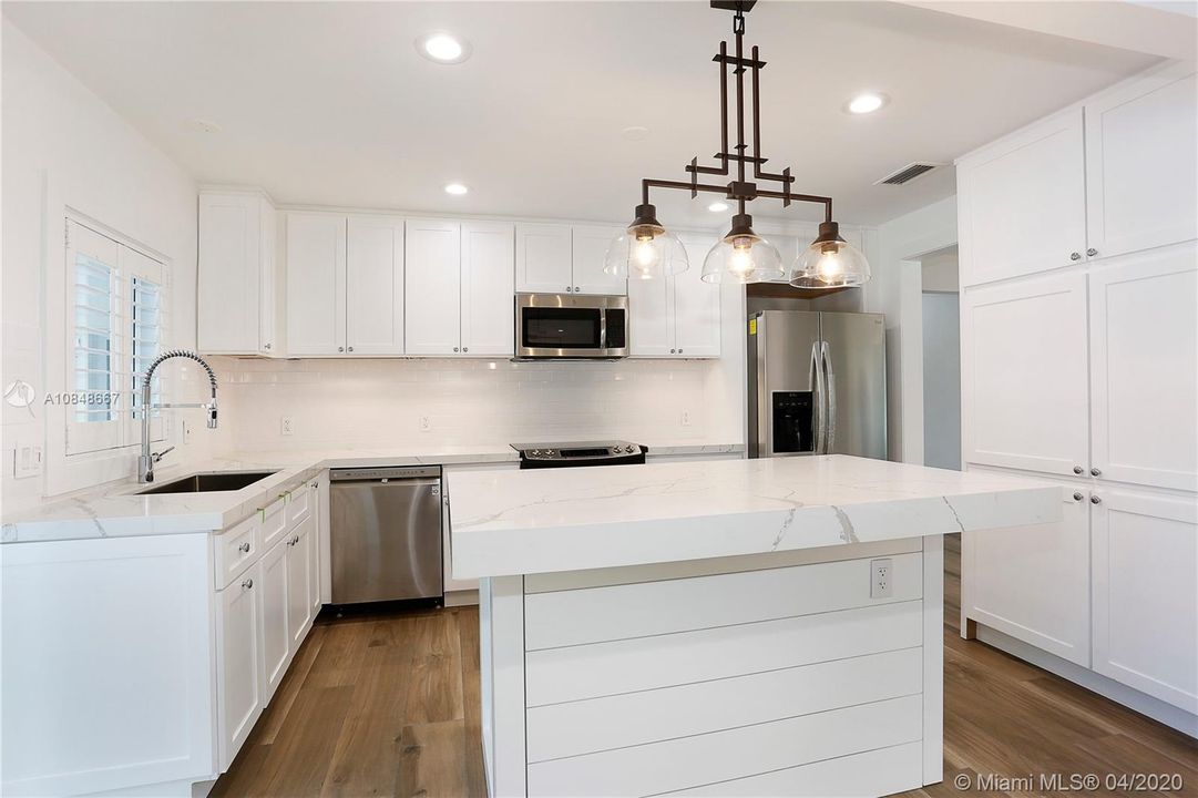 Recently Rented: $5,800 (4 beds, 2 baths, 2170 Square Feet)