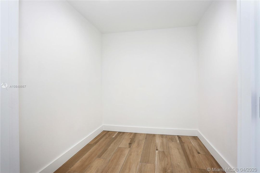 Recently Rented: $5,800 (4 beds, 2 baths, 2170 Square Feet)