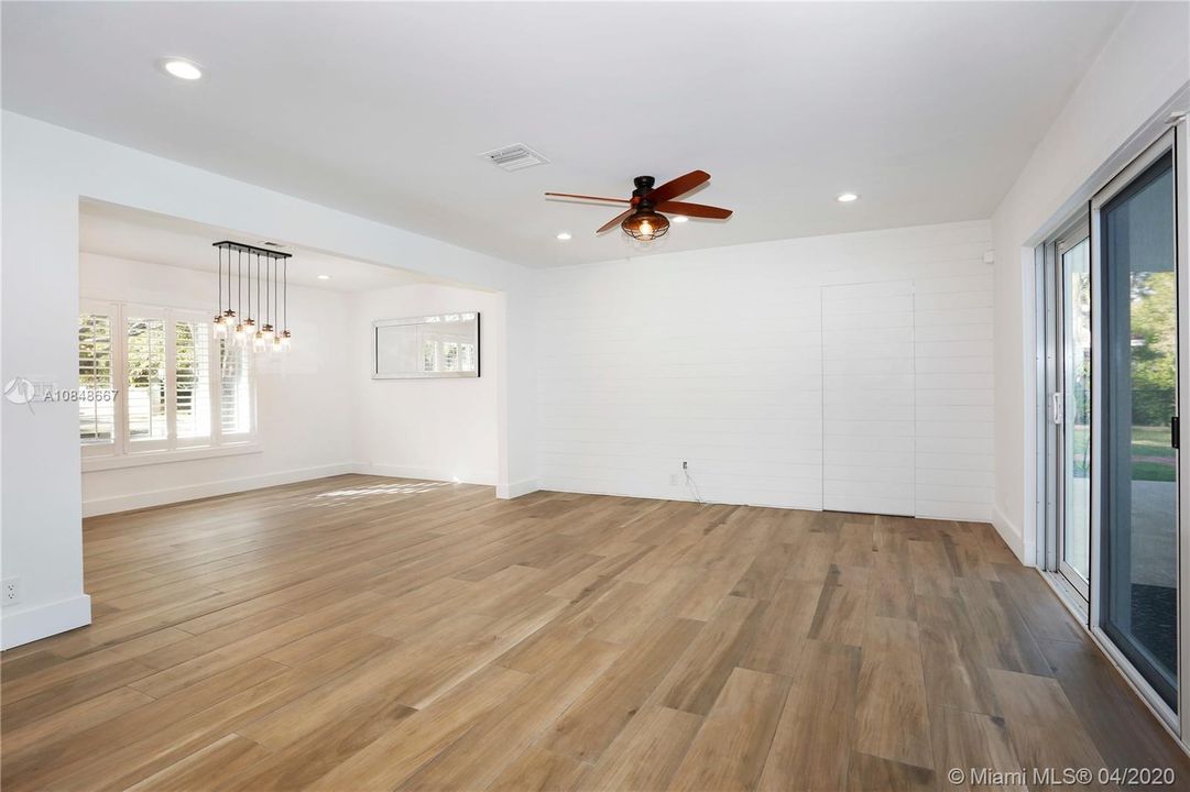 Recently Rented: $5,800 (4 beds, 2 baths, 2170 Square Feet)