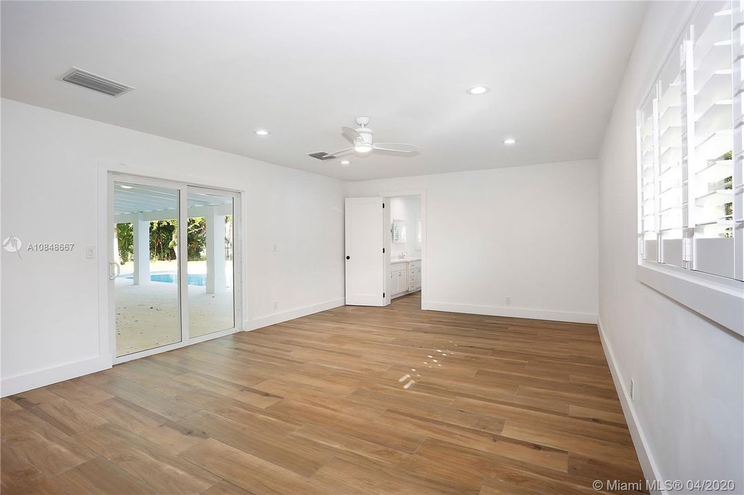 Recently Rented: $5,800 (4 beds, 2 baths, 2170 Square Feet)