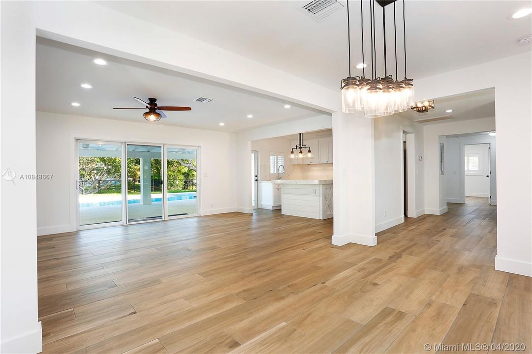Recently Rented: $5,800 (4 beds, 2 baths, 2170 Square Feet)