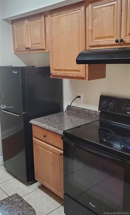 Vendido Recientemente: $119,499 (2 camas, 1 baños, 835 Pies cuadrados)