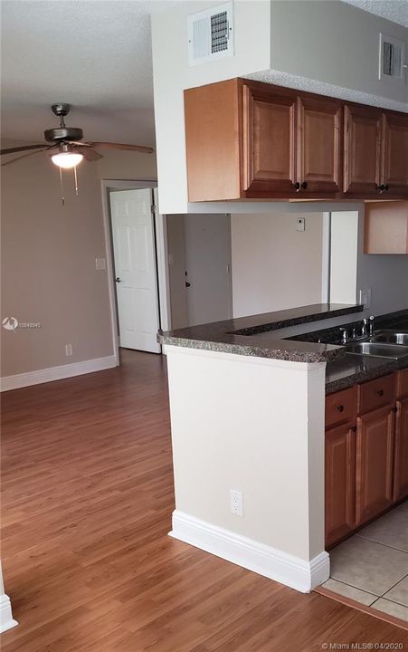 Recently Sold: $119,499 (2 beds, 1 baths, 835 Square Feet)