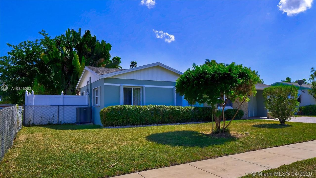 Vendido Recientemente: $311,900 (3 camas, 2 baños, 1364 Pies cuadrados)