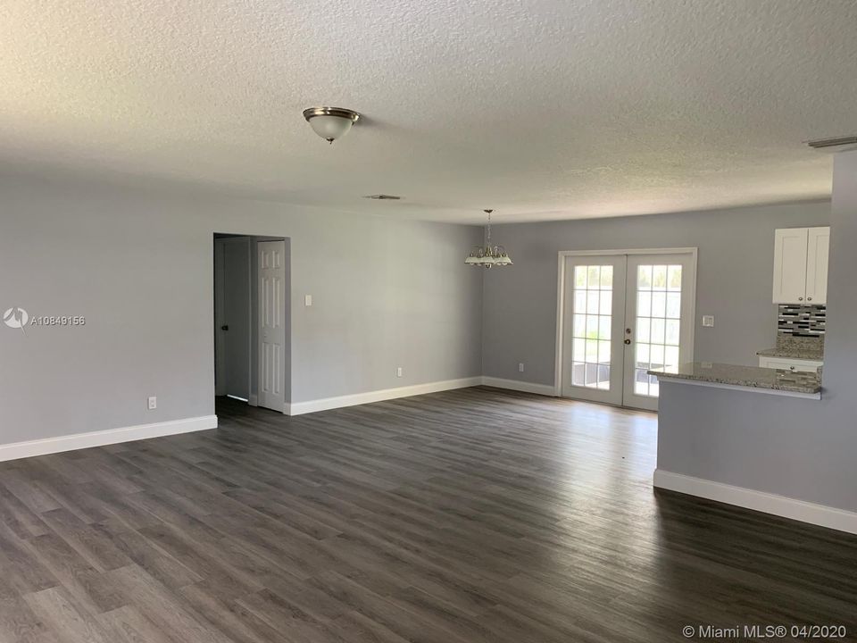 Recently Rented: $1,575 (3 beds, 2 baths, 1432 Square Feet)