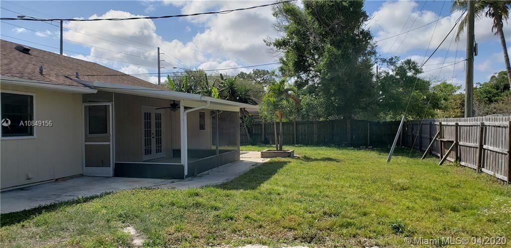 Recently Rented: $1,575 (3 beds, 2 baths, 1432 Square Feet)