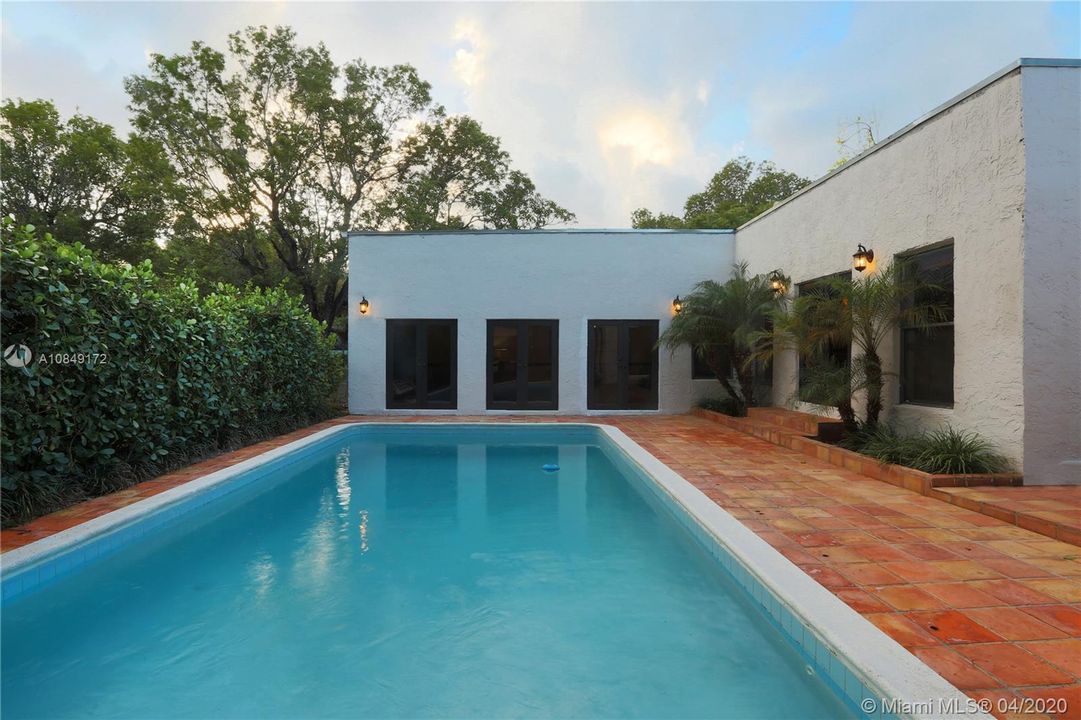 Recently Rented: $3,900 (3 beds, 4 baths, 2448 Square Feet)