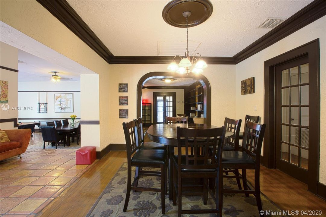 Recently Rented: $3,900 (3 beds, 4 baths, 2448 Square Feet)