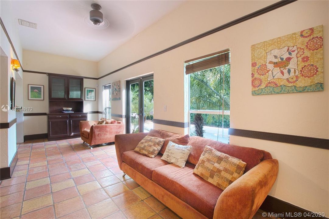Recently Rented: $3,900 (3 beds, 4 baths, 2448 Square Feet)