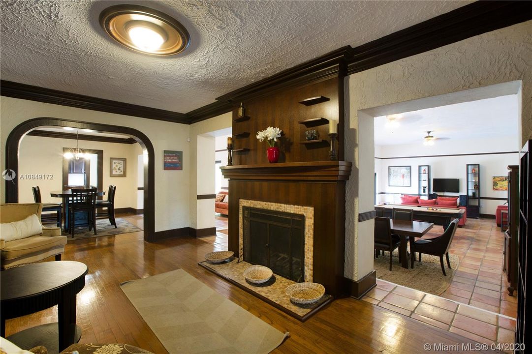 Recently Rented: $3,900 (3 beds, 4 baths, 2448 Square Feet)