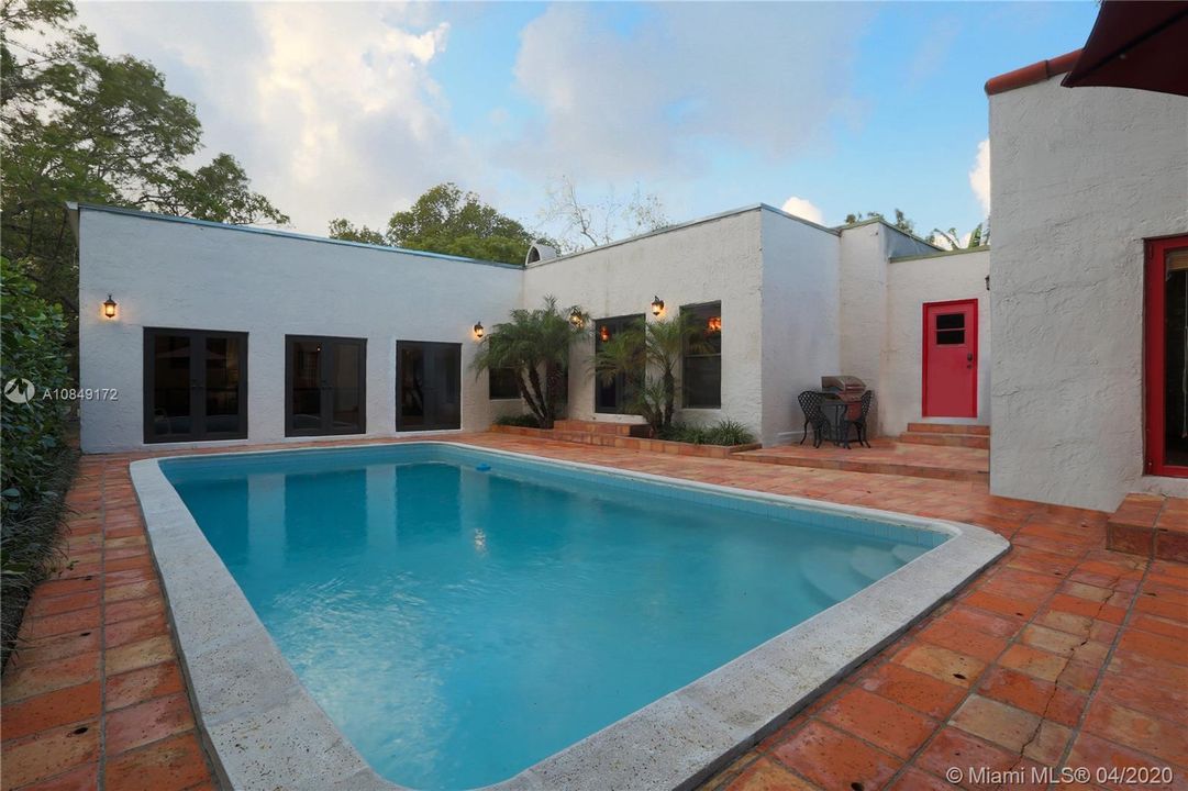 Recently Rented: $3,900 (3 beds, 4 baths, 2448 Square Feet)