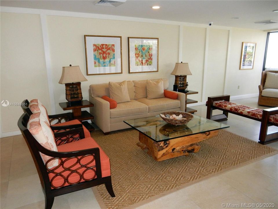 Recently Sold: $775,000 (2 beds, 2 baths, 1804 Square Feet)