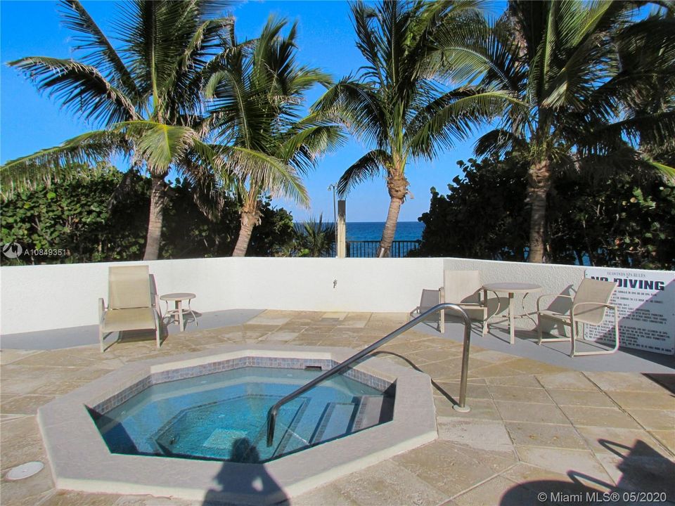 Recently Sold: $775,000 (2 beds, 2 baths, 1804 Square Feet)