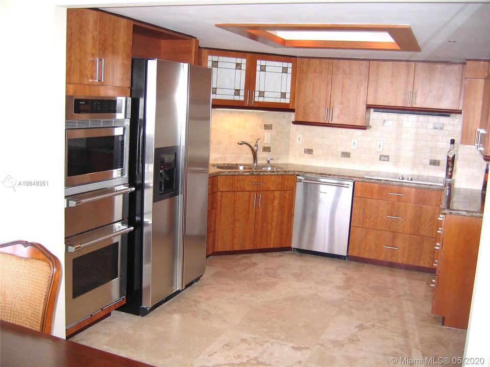 Recently Sold: $775,000 (2 beds, 2 baths, 1804 Square Feet)