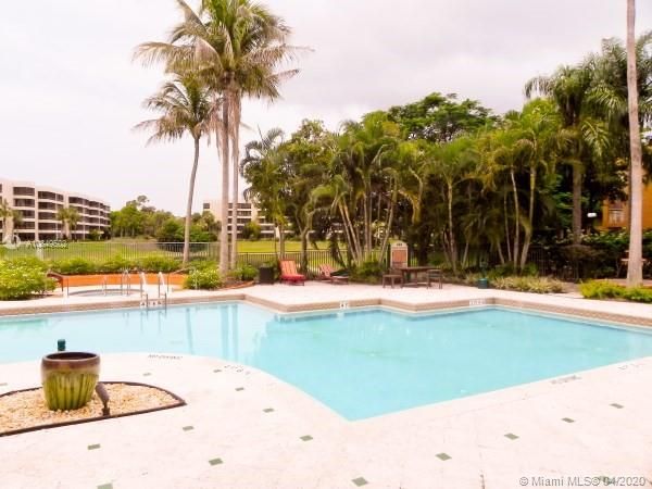 Recently Rented: $1,300 (1 beds, 1 baths, 636 Square Feet)