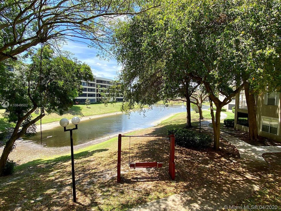 Recently Rented: $1,300 (1 beds, 1 baths, 636 Square Feet)