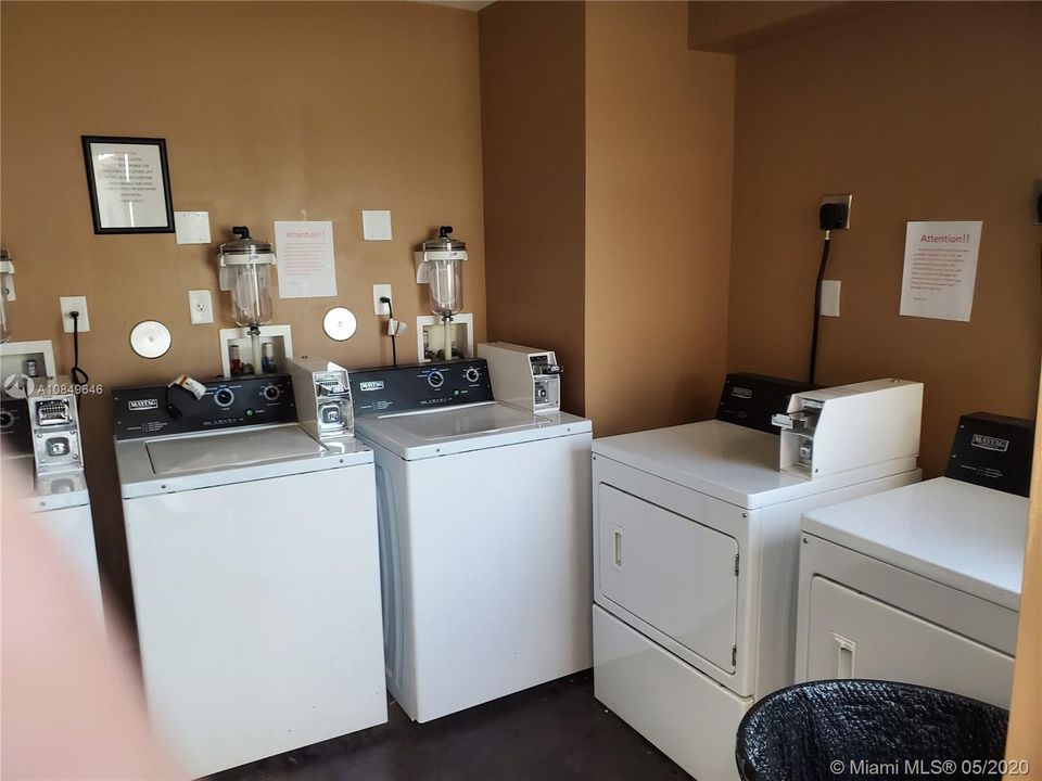 Recently Rented: $1,250 (1 beds, 1 baths, 489 Square Feet)