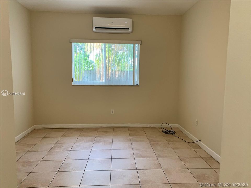 Recently Rented: $850 (0 beds, 1 baths, 500 Square Feet)