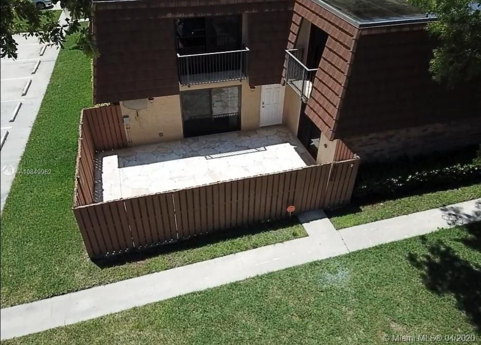 Недавно продано: $289,999 (2 спален, 2 ванн, 1264 Квадратных фут)