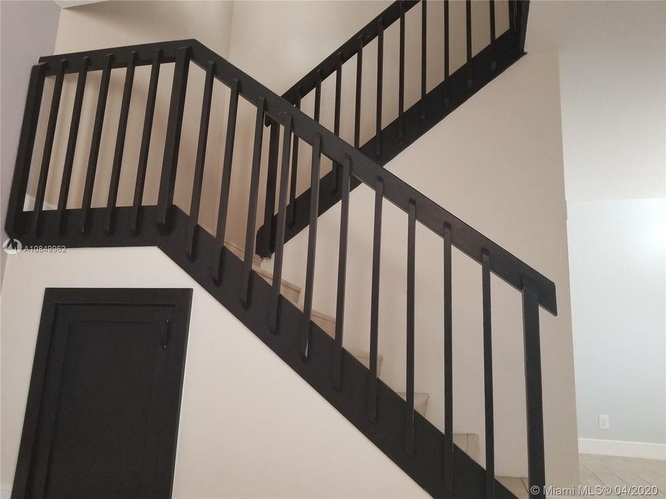 Недавно продано: $289,999 (2 спален, 2 ванн, 1264 Квадратных фут)