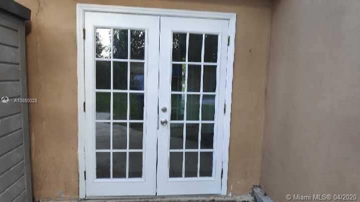 Recently Rented: $2,400 (5 beds, 2 baths, 1285 Square Feet)