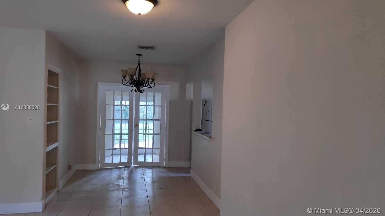 Recently Rented: $2,400 (5 beds, 2 baths, 1285 Square Feet)