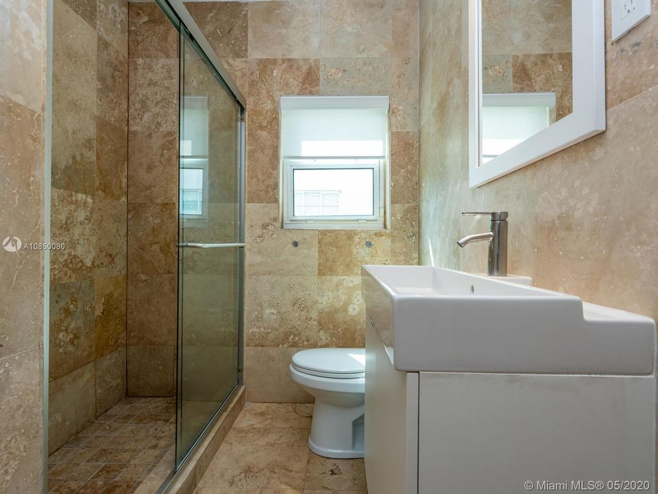 最近售出: $825,000 (3 贝兹, 2 浴室, 1404 平方英尺)