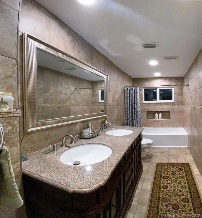 Недавно арендовано: $4,950 (5 спален, 3 ванн, 2837 Квадратных фут)
