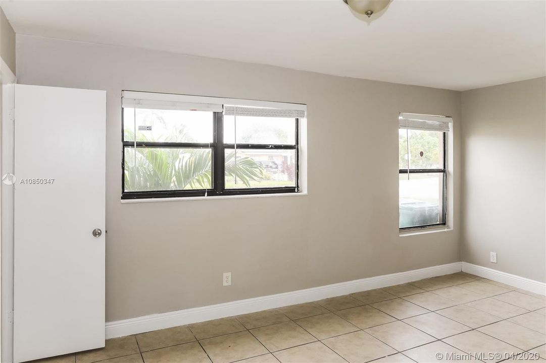 Recientemente alquilado: $1,895 (3 camas, 2 baños, 1403 Pies cuadrados)