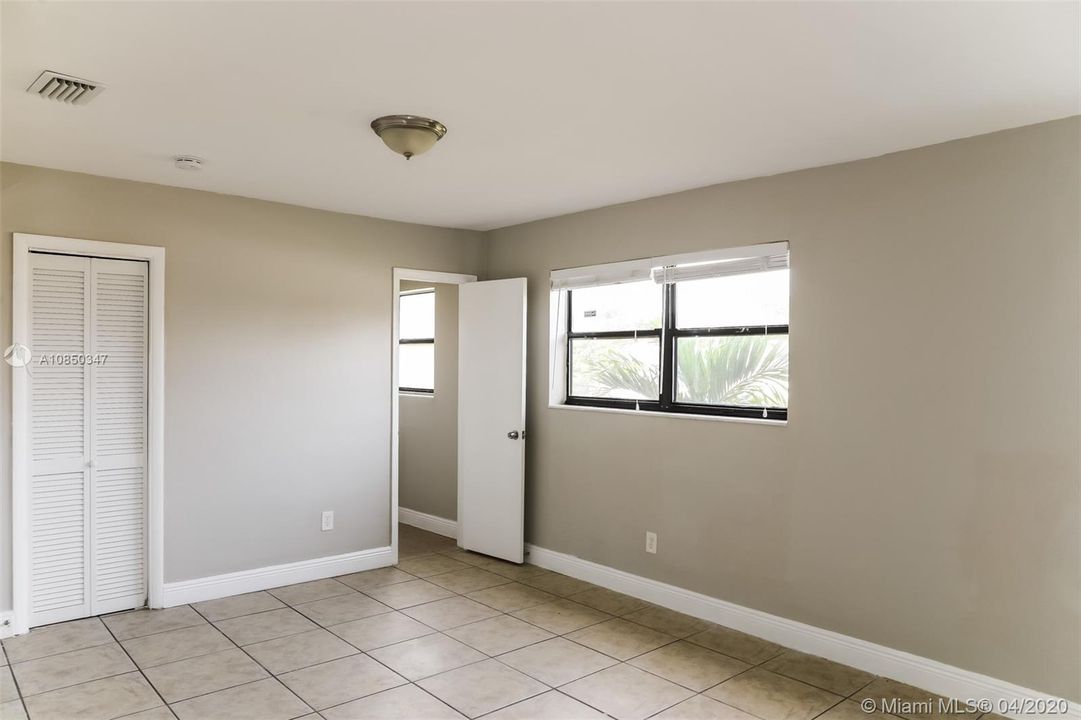 Recientemente alquilado: $1,895 (3 camas, 2 baños, 1403 Pies cuadrados)