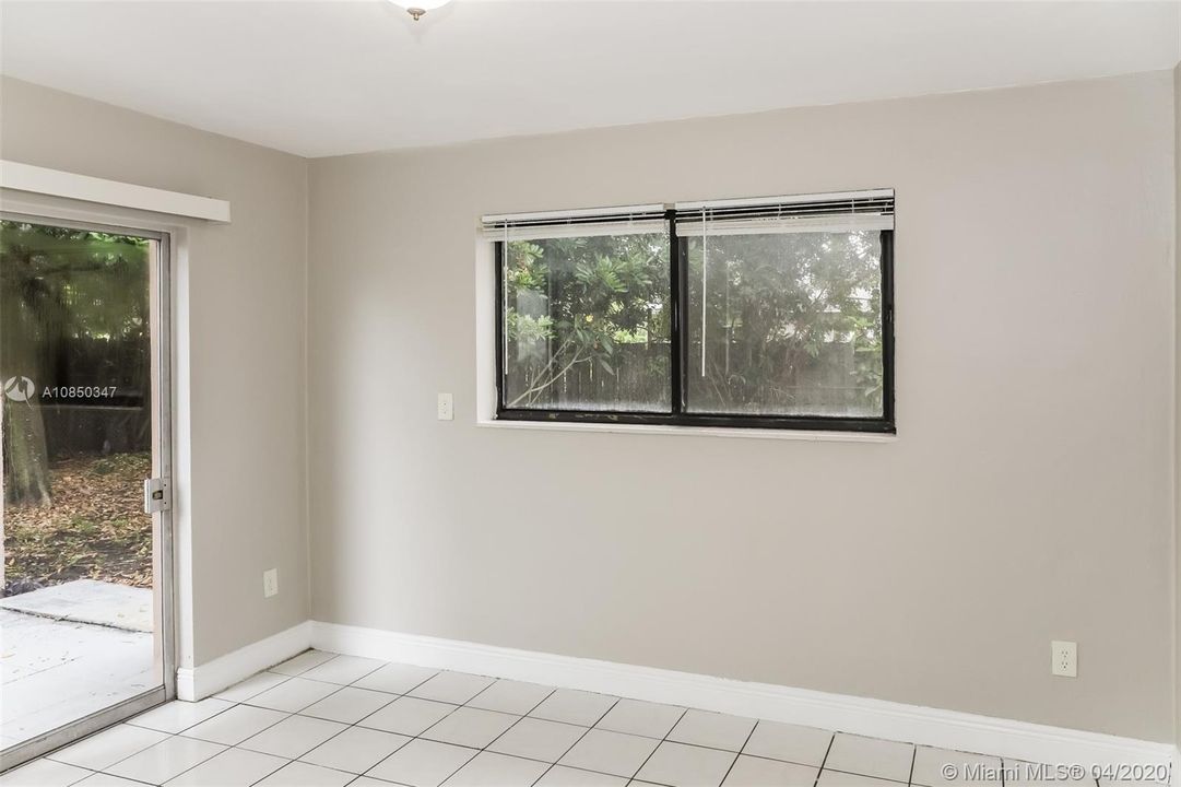 Recientemente alquilado: $1,895 (3 camas, 2 baños, 1403 Pies cuadrados)