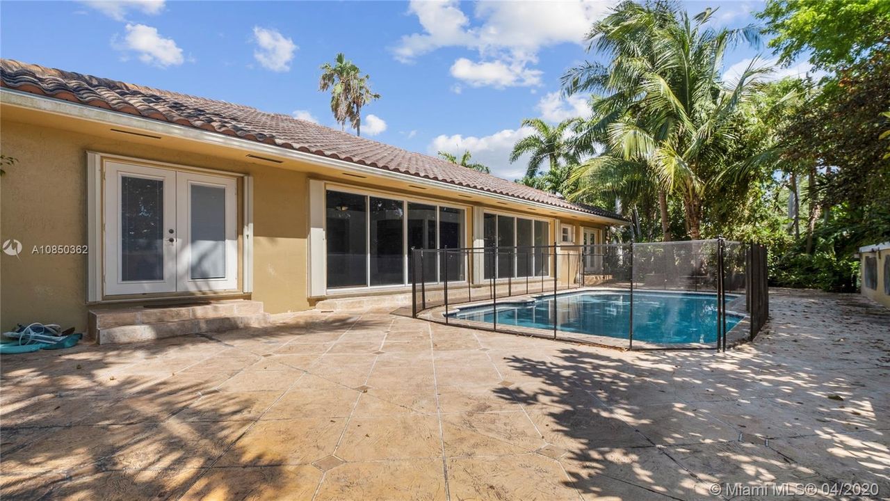 Recently Sold: $699,000 (4 beds, 4 baths, 3817 Square Feet)