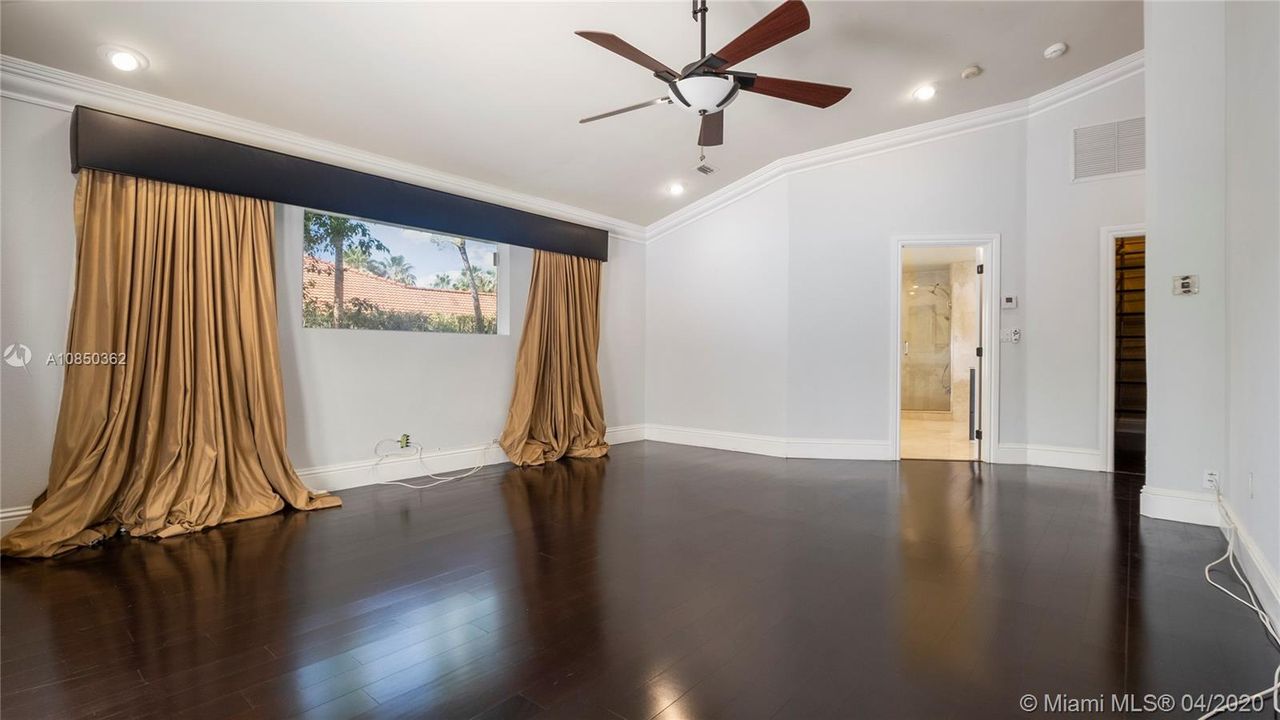 Recently Sold: $699,000 (4 beds, 4 baths, 3817 Square Feet)