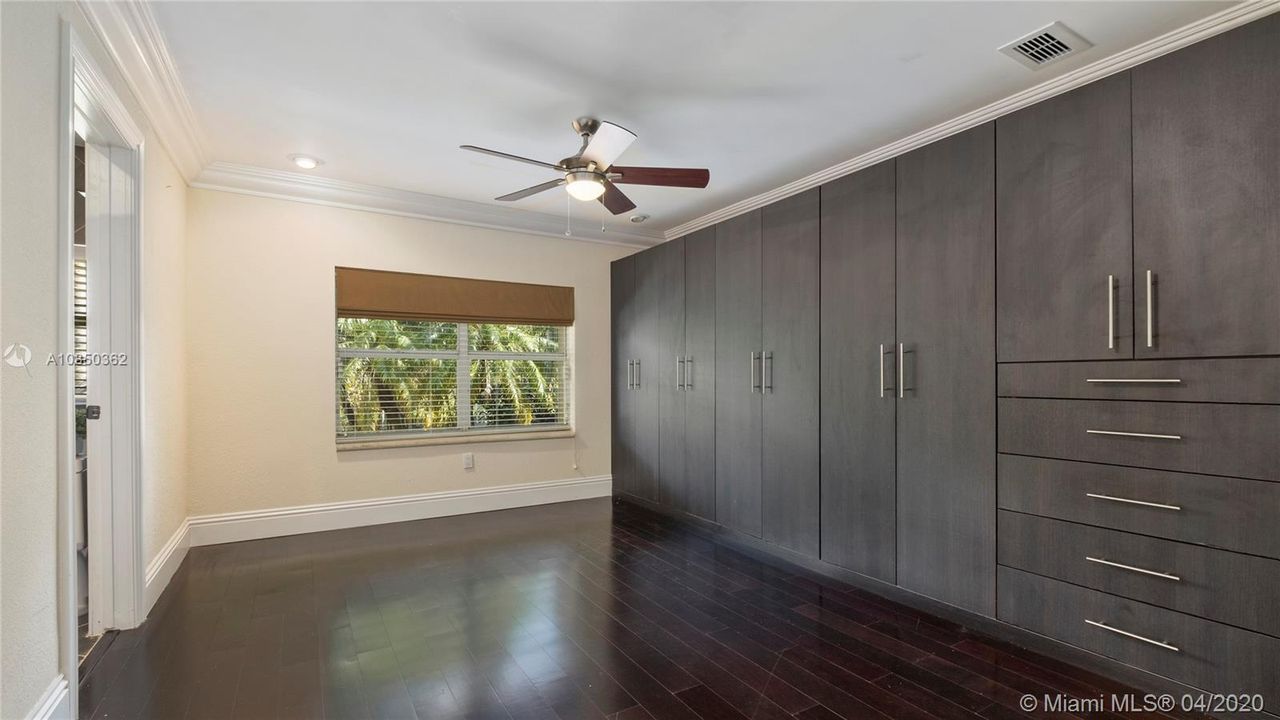 Recently Sold: $699,000 (4 beds, 4 baths, 3817 Square Feet)