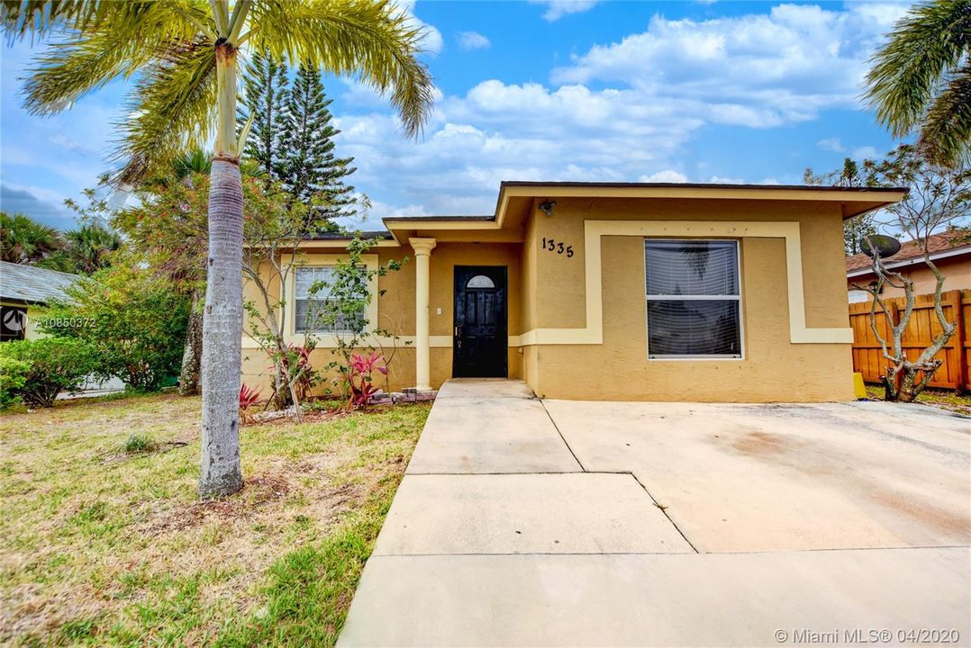Recently Sold: $200,000 (4 beds, 3 baths, 1382 Square Feet)