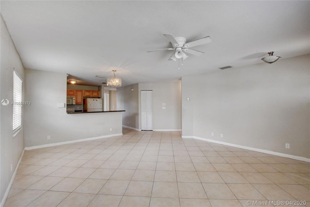 Recently Sold: $200,000 (4 beds, 3 baths, 1382 Square Feet)