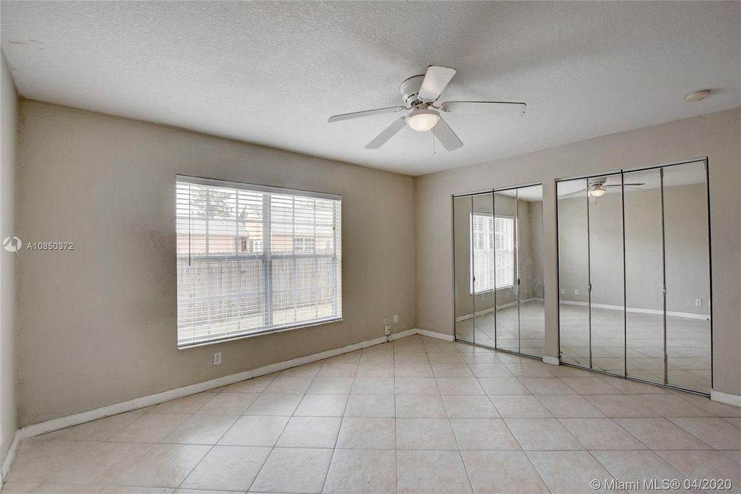 Recently Sold: $200,000 (4 beds, 3 baths, 1382 Square Feet)