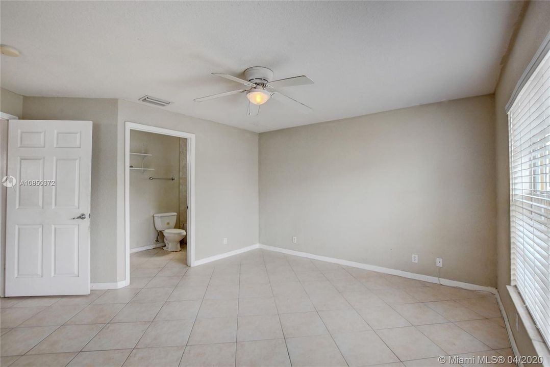 Recently Sold: $200,000 (4 beds, 3 baths, 1382 Square Feet)
