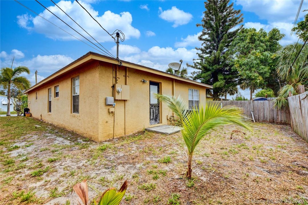 Recently Sold: $200,000 (4 beds, 3 baths, 1382 Square Feet)