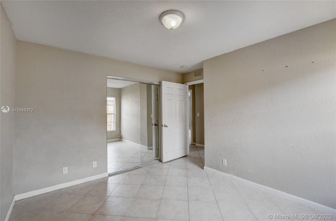 Recently Sold: $200,000 (4 beds, 3 baths, 1382 Square Feet)