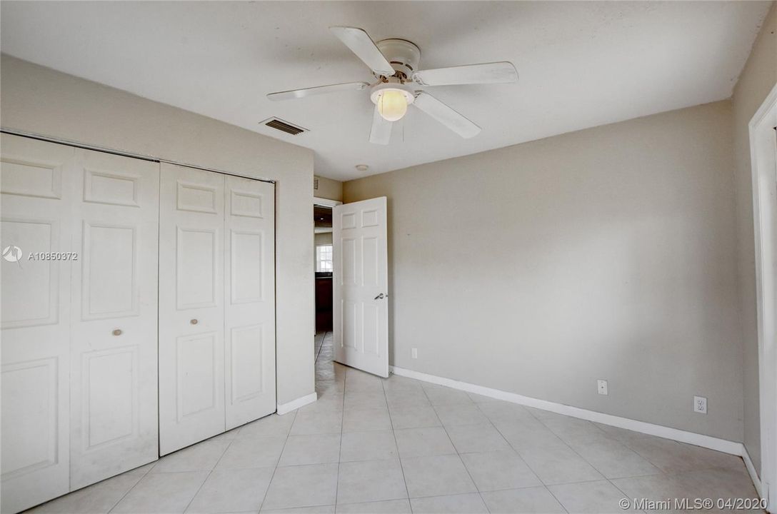 Recently Sold: $200,000 (4 beds, 3 baths, 1382 Square Feet)
