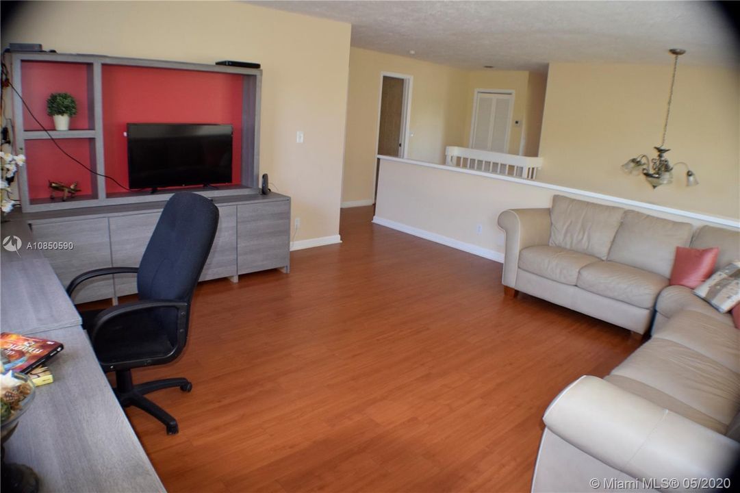 Recently Rented: $3,950 (4 beds, 3 baths, 3882 Square Feet)