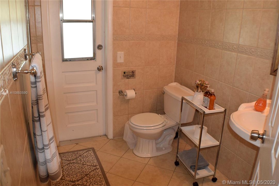 Recently Rented: $3,950 (4 beds, 3 baths, 3882 Square Feet)