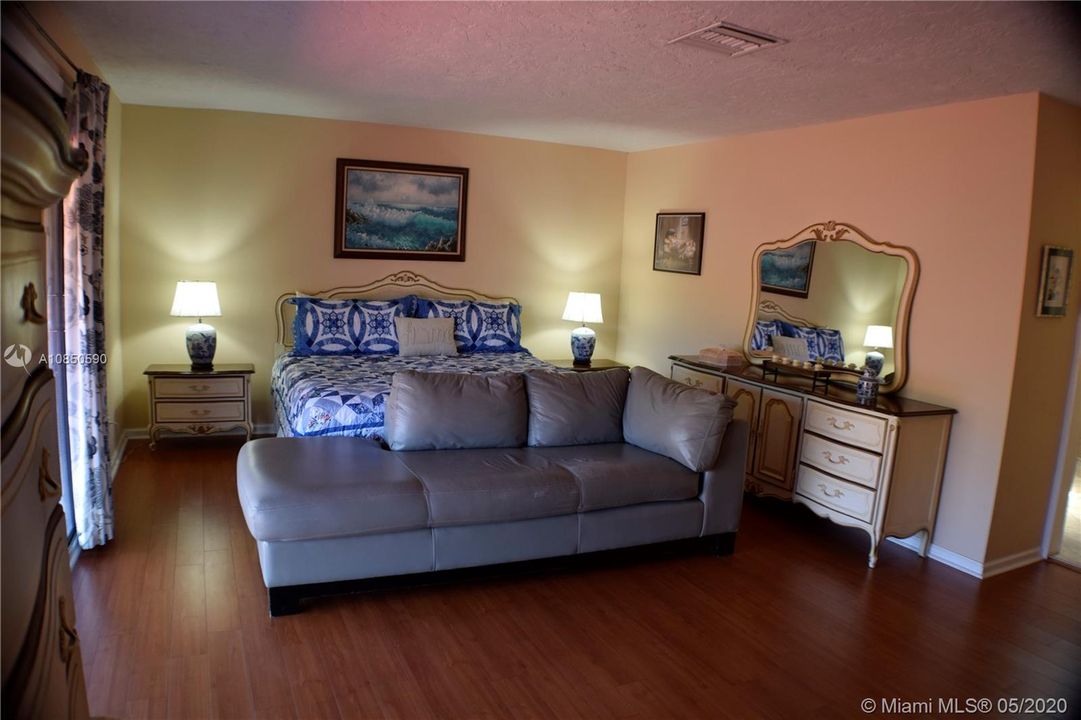 Recently Rented: $3,950 (4 beds, 3 baths, 3882 Square Feet)