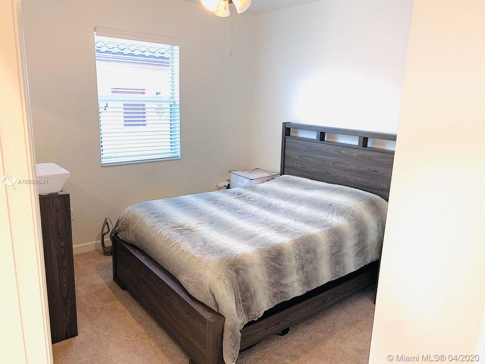 2nd bedroom