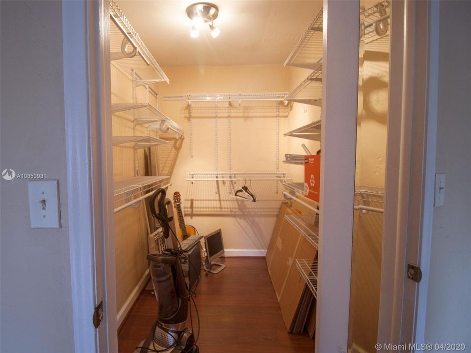 Recently Rented: $1,325 (1 beds, 1 baths, 758 Square Feet)