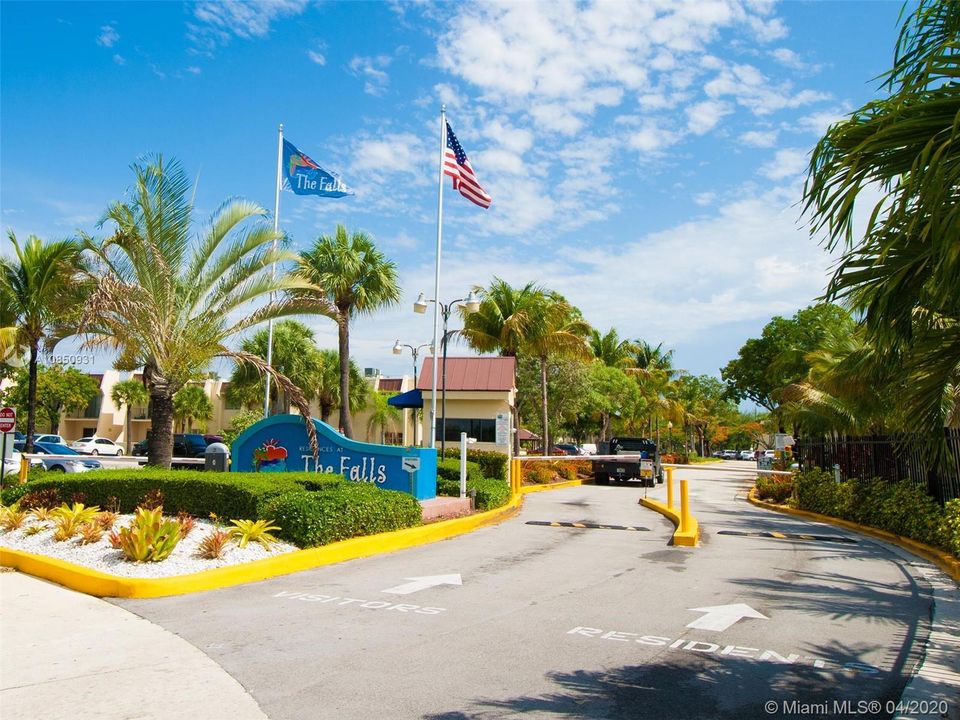 Recently Rented: $1,325 (1 beds, 1 baths, 758 Square Feet)