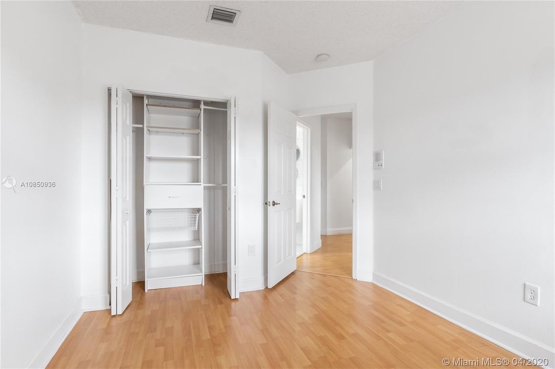 Recently Rented: $4,200 (5 beds, 4 baths, 2569 Square Feet)