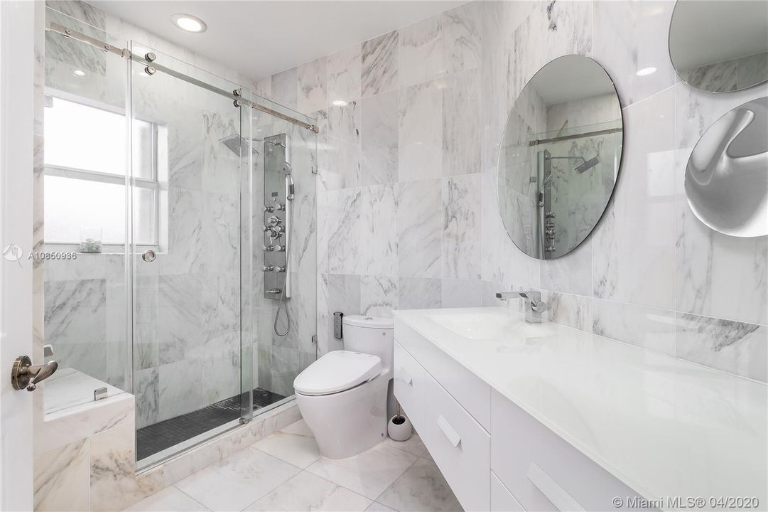 Recently Rented: $4,200 (5 beds, 4 baths, 2569 Square Feet)