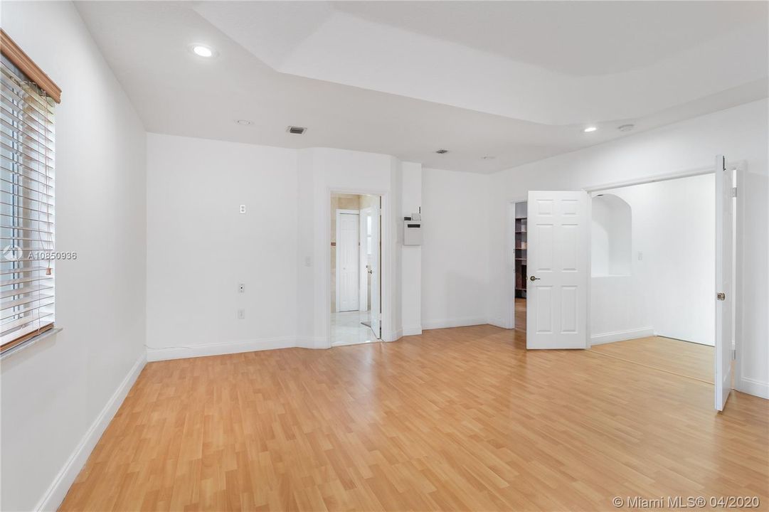 Recently Rented: $4,200 (5 beds, 4 baths, 2569 Square Feet)